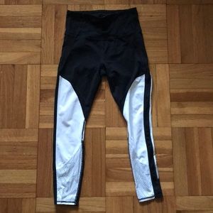 Athleta Black/White Precision Tight Size S